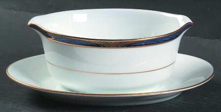 Katmandu Gravy Boat with Attached Underplate