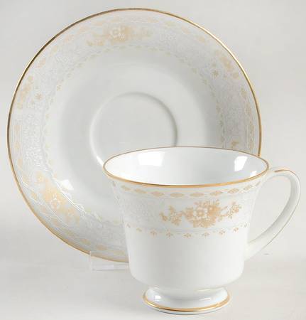 Keegan Footed Cup & Saucer Set