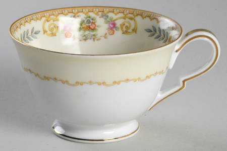 Kelvin Footed Cup