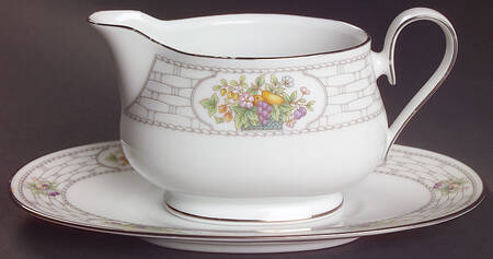 Kenmare Gravy Boat & Underplate (Relish/Butter)
