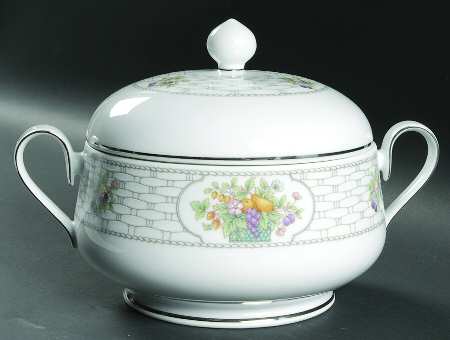 Kenmare Round Covered Vegetable