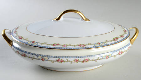 Kenmore (50 Years Old) Oval Covered Vegetable