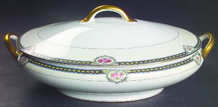 Kenosha Oval Covered Vegetable