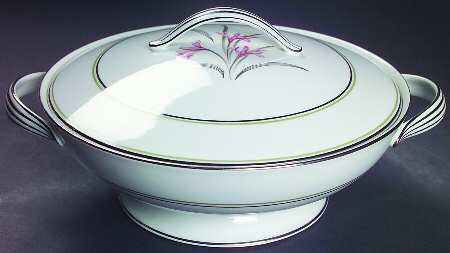 Kent Round Covered Vegetable