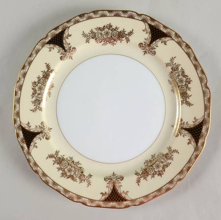Kenwood (Black, Scalloped) Dinner Plate