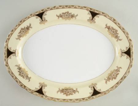 Kenwood (Black, Scalloped) 16" Oval Serving Platter