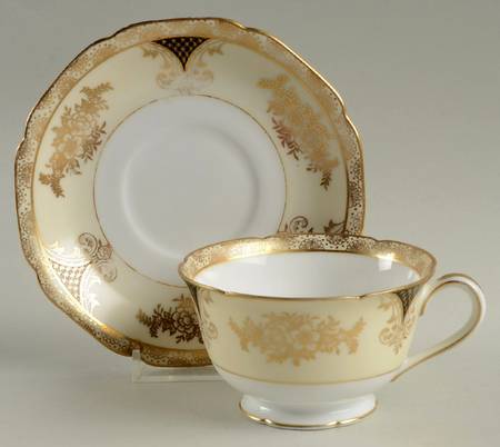 Kenwood (Black, Scalloped) Footed Cup & Saucer Set