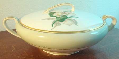Kenyon Round Covered Vegetable