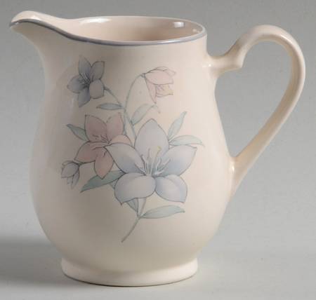 Kerry Spring Creamer