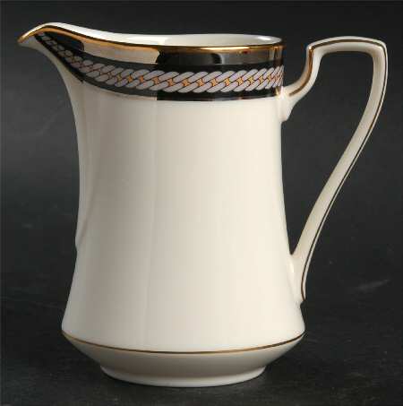 King's Guard Creamer
