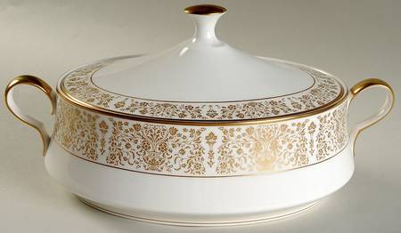 Kimberly Oval Covered Vegetable