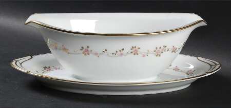 Kingston Gravy Boat with Attached Underplate