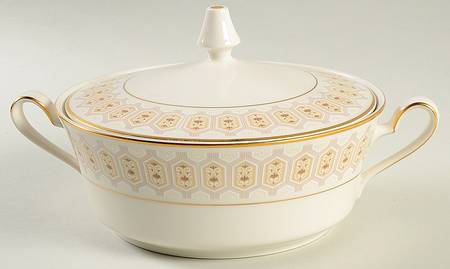 Kingswood Round Covered Vegetable