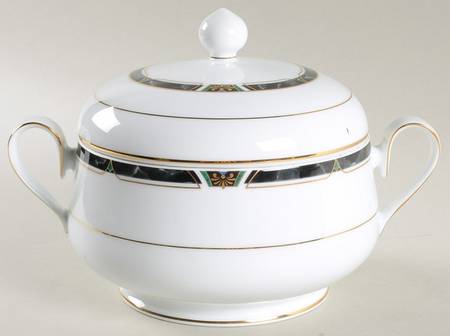 Kipling Round Covered Vegetable