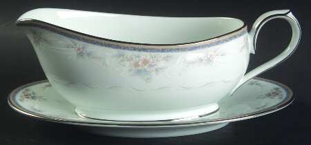 Kirkland Gravy Boat & Underplate (Relish/Butter)
