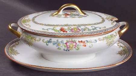 The Kiva (Pale Blue) Gravy Boat w/Attached Underplate & Lid