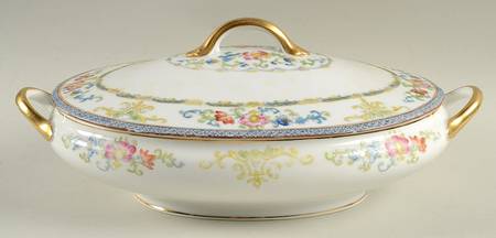 The Kiva (Pale Blue) Oval Covered Vegetable