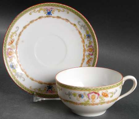 The Kiva (Pale Green) Flat Cup & Saucer Set
