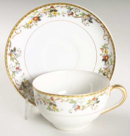 Knollwood Oversized Cup & Saucer Set