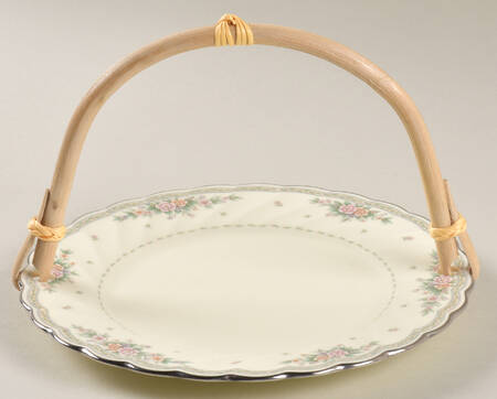 Knottinghill 5 3/8"-5 5/8" Bamboo Handled Serving Plate  HC