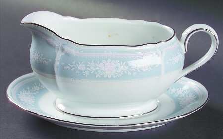 Lacewood Gravy Boat & Underplate (Relish/Butter)