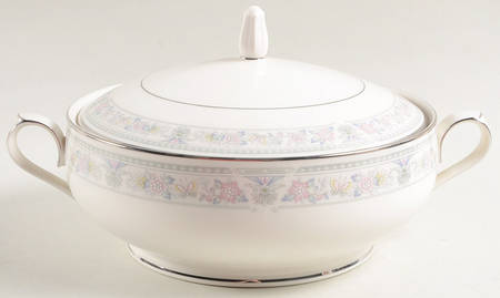 Lake Forest Round Covered Vegetable