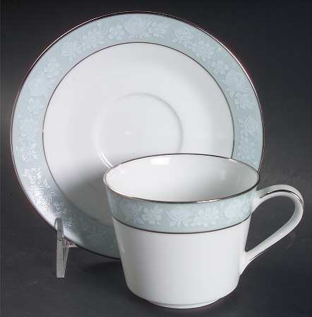 Lamita Footed Cup & Saucer Set