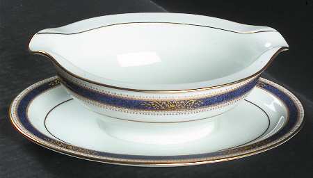 Lamarre Gravy Boat with Attached Underplate