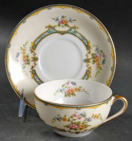 Lamara Flat Cup & Saucer Set
