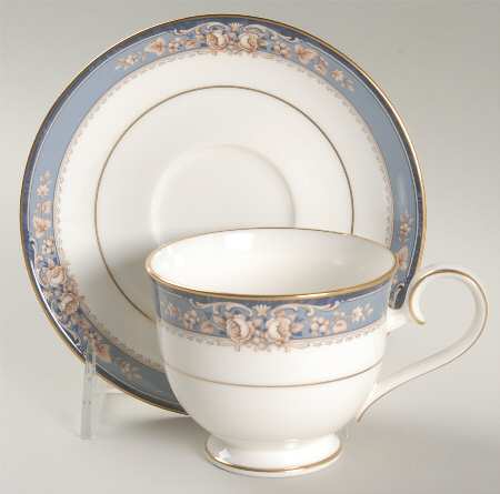 Lamelle Footed Cup & Saucer Set