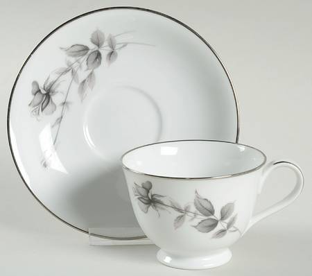 L'Amor Footed Cup & Saucer Set