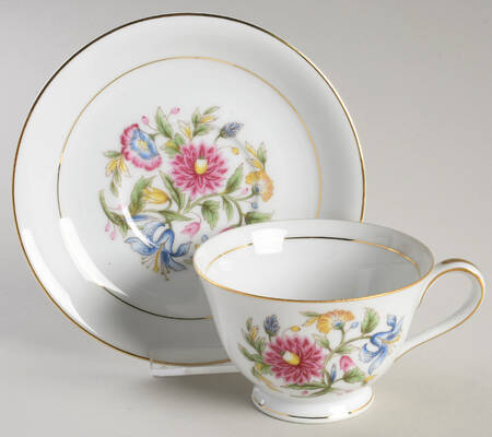 Langdon Footed Cup & Saucer Set