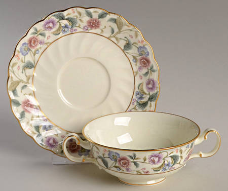 La Prada Footed Cream Soup Bowl & Cup Saucer Set