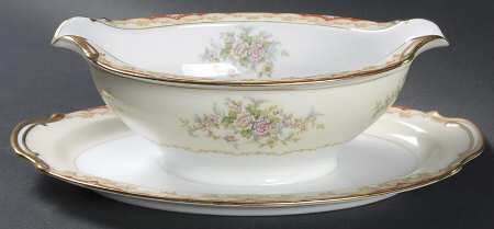 Lares Gravy Boat with Attached Underplate