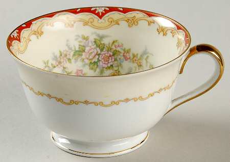 Lares Footed Cup