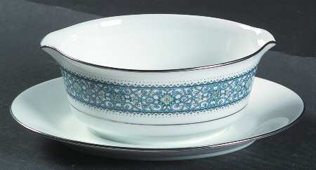 Larue Gravy Boat with Attached Underplate