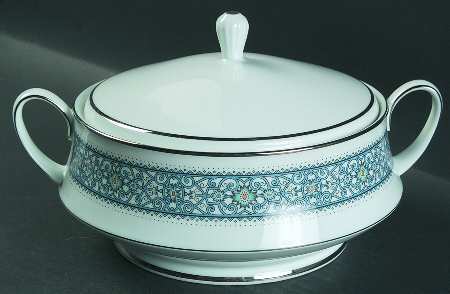 Larue Round Covered Vegetable