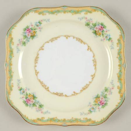 Larue (Gold Trim) Square Salad Plate