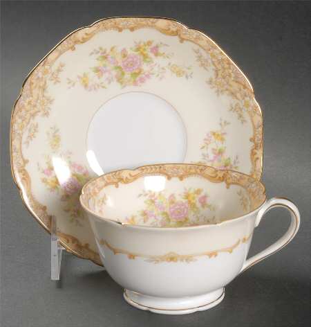 Latona Footed Cup & Saucer Set