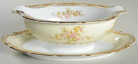 Latona Gravy Boat with Attached Underplate