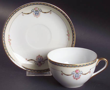 Laureate Flat Cup & Saucer Set