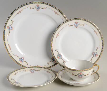 Laureate 40 Piece Estate Set