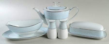 Laureate Completer Set by Noritake