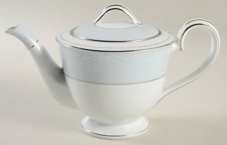 Laureate Teapot & Lid