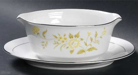 Laura Gravy Boat with Attached Underplate