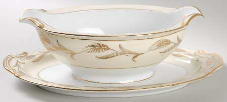Laura Gravy Boat with Attached Underplate