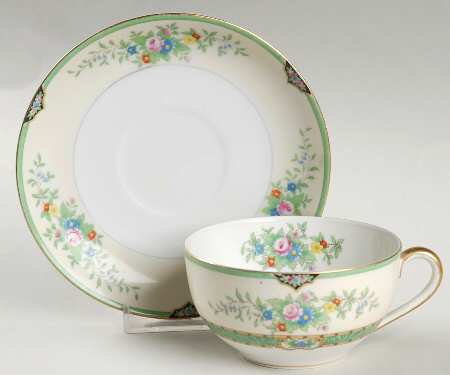 Leandro Flat Cup & Saucer Set