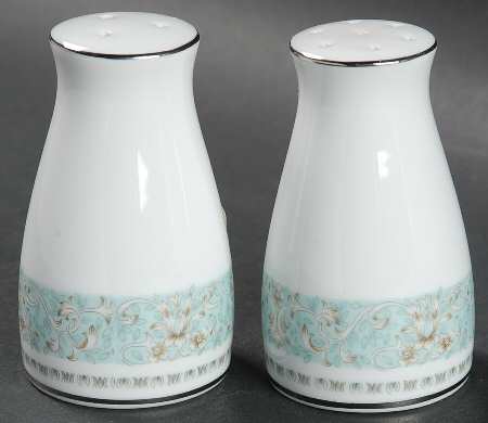 Lehigh Salt & Pepper Set