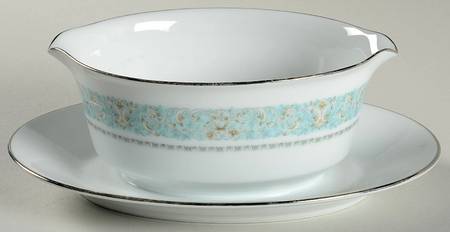 Lehigh Gravy Boat with Attached Underplate