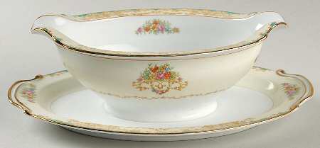 Lelda Gravy Boat with Attached Underplate